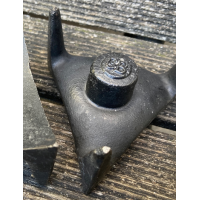 Brutalist gietijzeren kandelaars